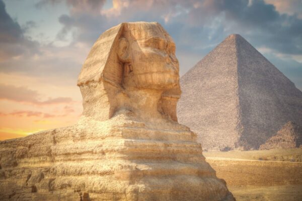 Day Trip to Pyramids of Giza and Sphinx with Private Guide